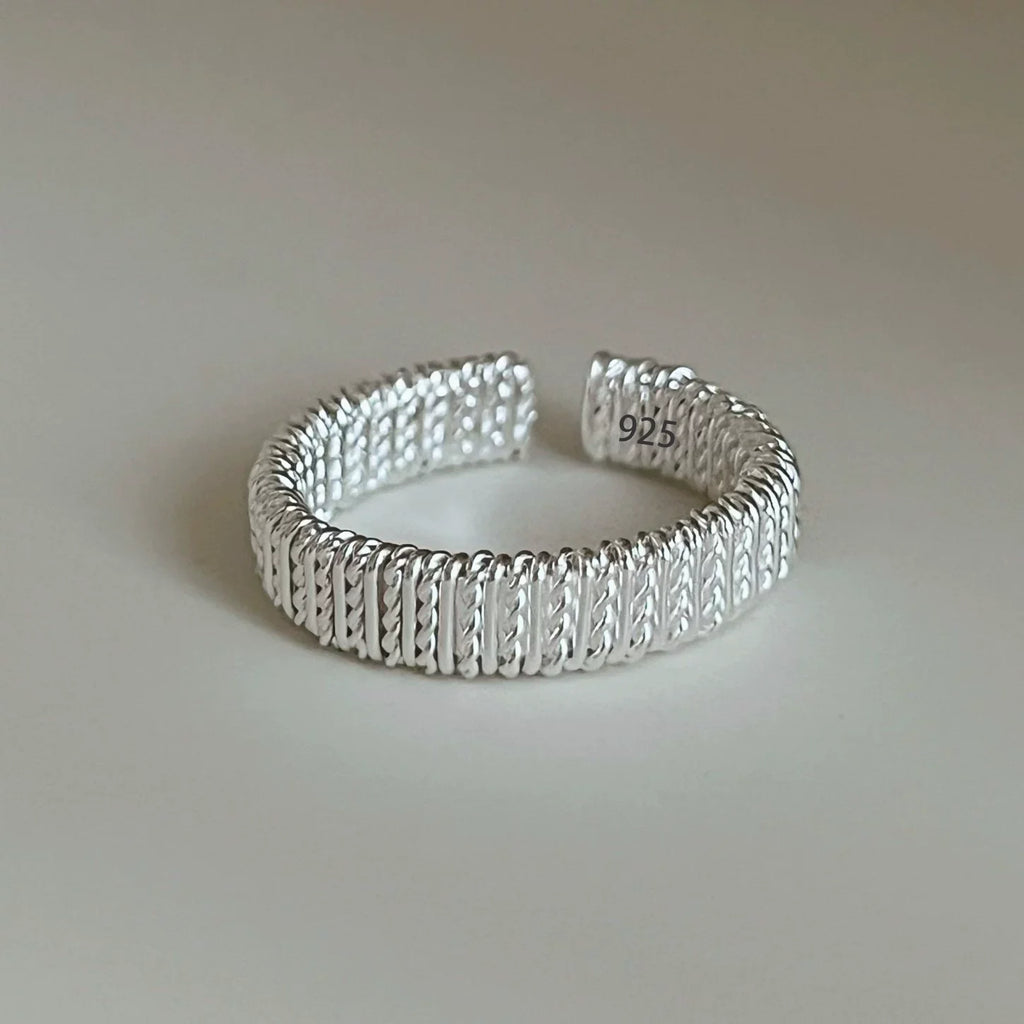 Elara Floral Lace Ring
