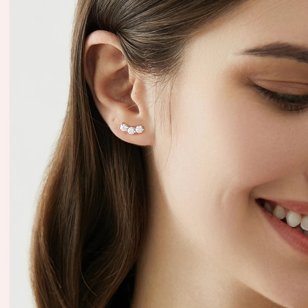 Élan D-Color Moissanite Stud Earrings