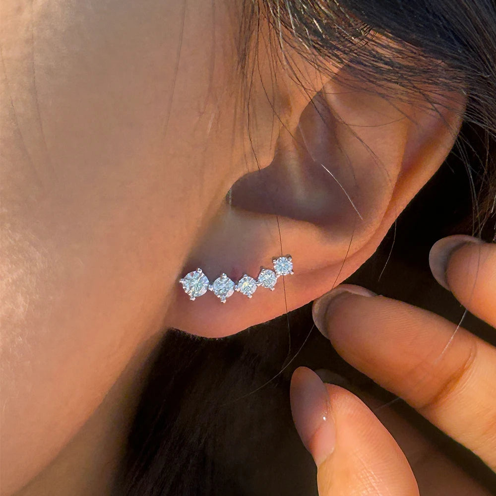 Élan D-Color Moissanite Stud Earrings