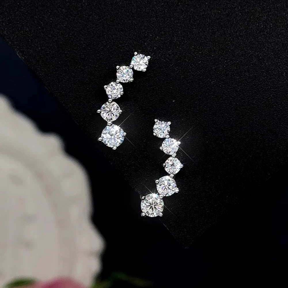 Élan D-Color Moissanite Stud Earrings
